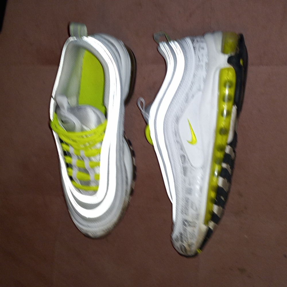 I am selling air max 97
